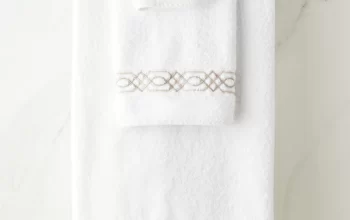 What are the benefits of using embroidered hand towels?